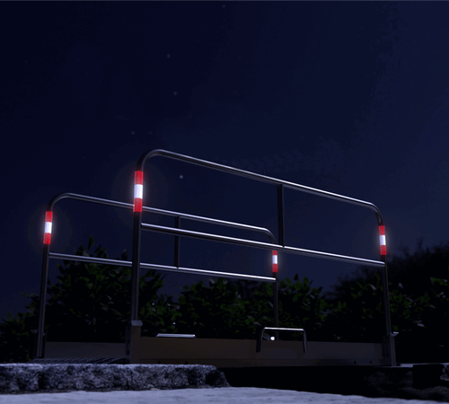 Grabenbrücke bei Nacht, Reflektionsfolie im Einsatz